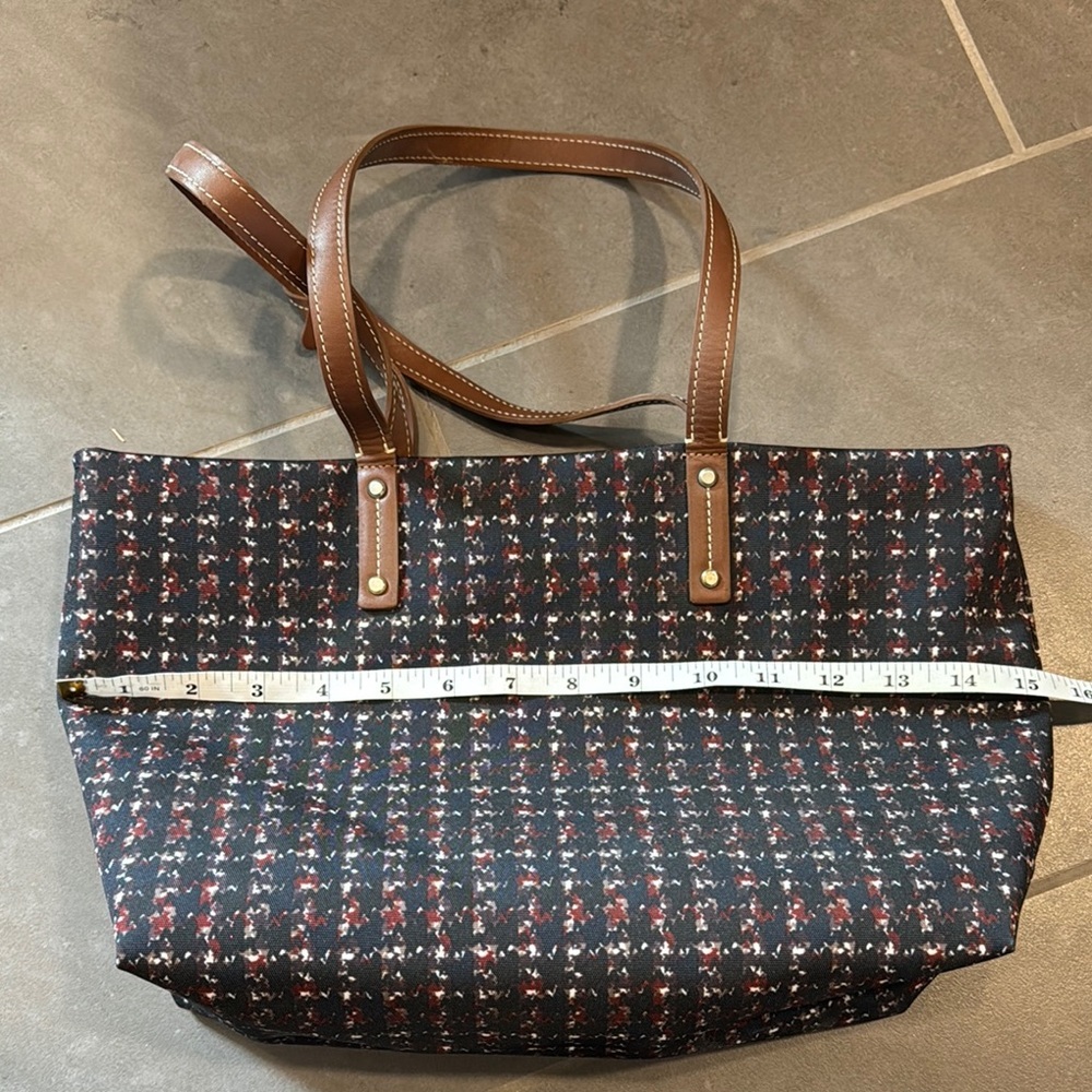 Sophisticated Black and Brown Geometric Tote - Picture 4 of 5